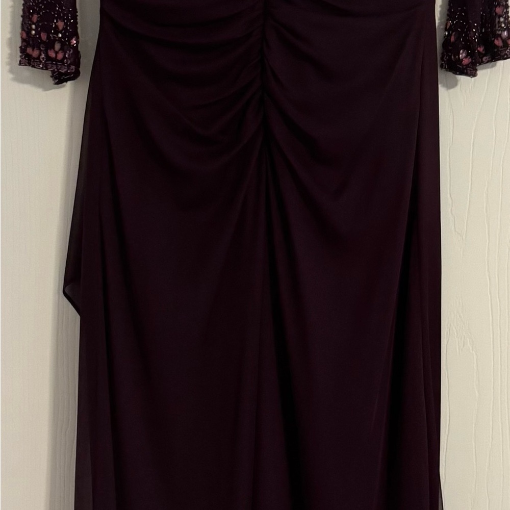 Formal Mother of the Bride/Groom wedding dress, size 10 - Picture 4 of 8